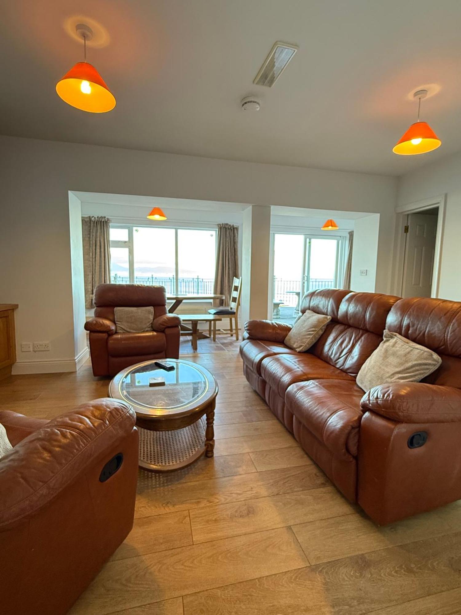 Oneills Apartments 발리하이지 외부 사진